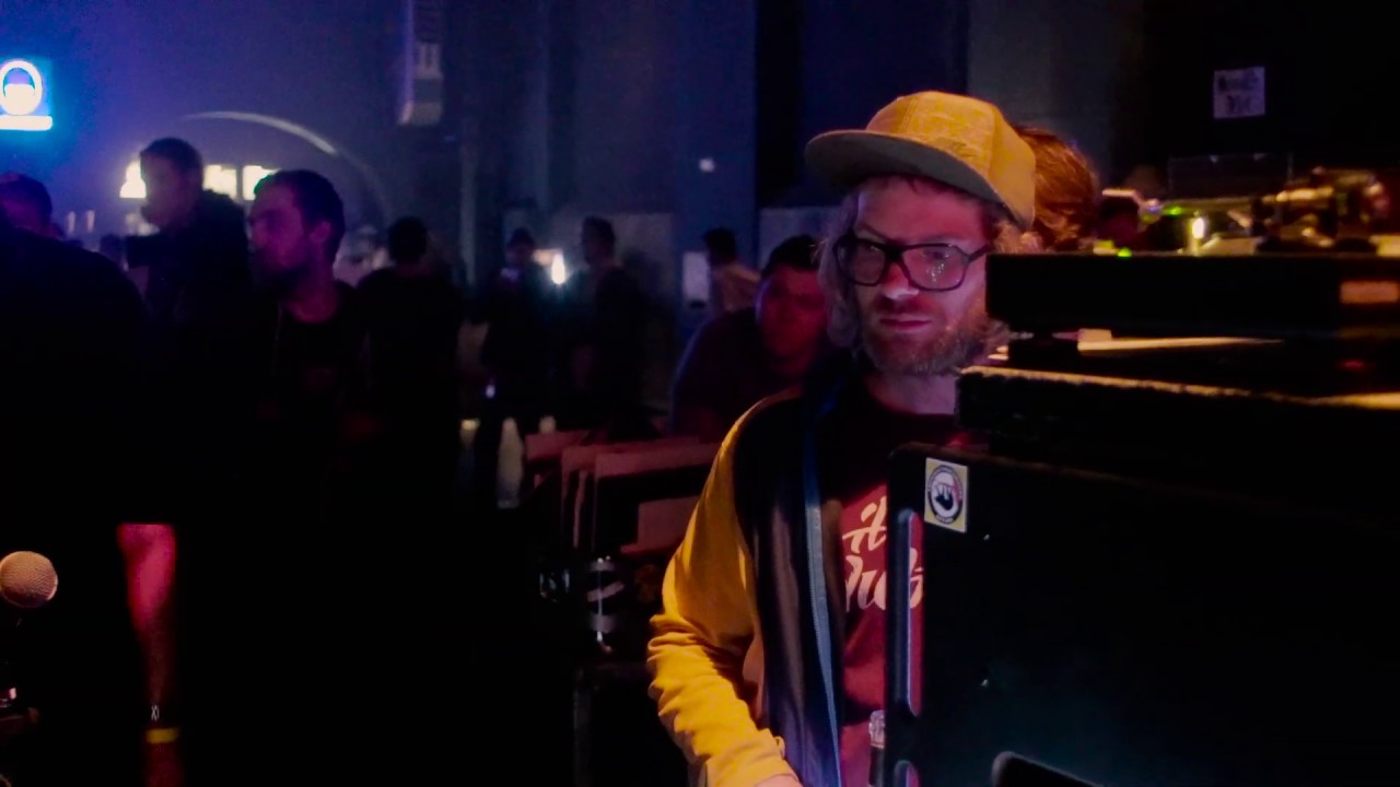 Elemental Wave Soundsystem & Stand High Patrol ft. Pupa Jim @It's a dub ting