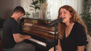 Video thumbnail of "Hannah Grace - Summertime (Live)"