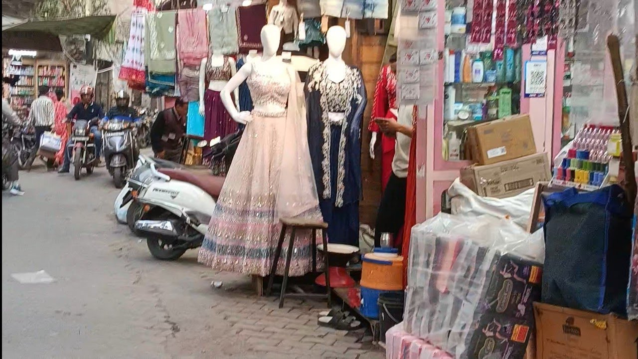 Aaj gye fir se market shopping krne ❤️