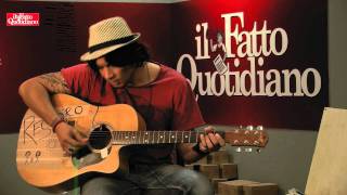 Miniatura de ""Fermi con le mani", Fabrizio Moro canta al Fatto Quotidiano"
