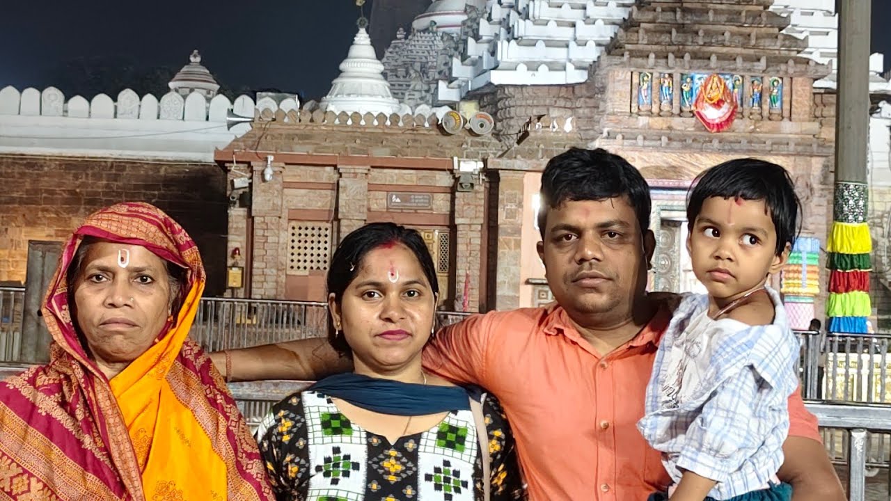 ରାତିରେ ବାହାରିଲୁ ଜଗା ଦର୍ଶନ କରି // odia vlog// pinu chiku saanvi lifestyle 