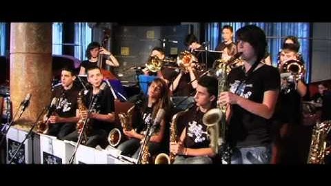 Thumbnail of 2010 ---Flight of the foo birds  SANT ANDREU JAZZ BAND