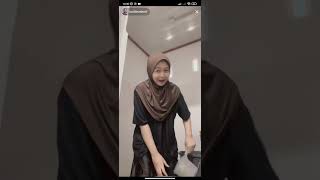Jilbab No Bra, Yg Bar Bar Di Kolom Komentar