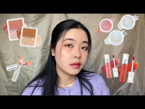 Video SWATCH & REVIEW UNLEASHIA MAKEUP l SonTrangVlog - youtube