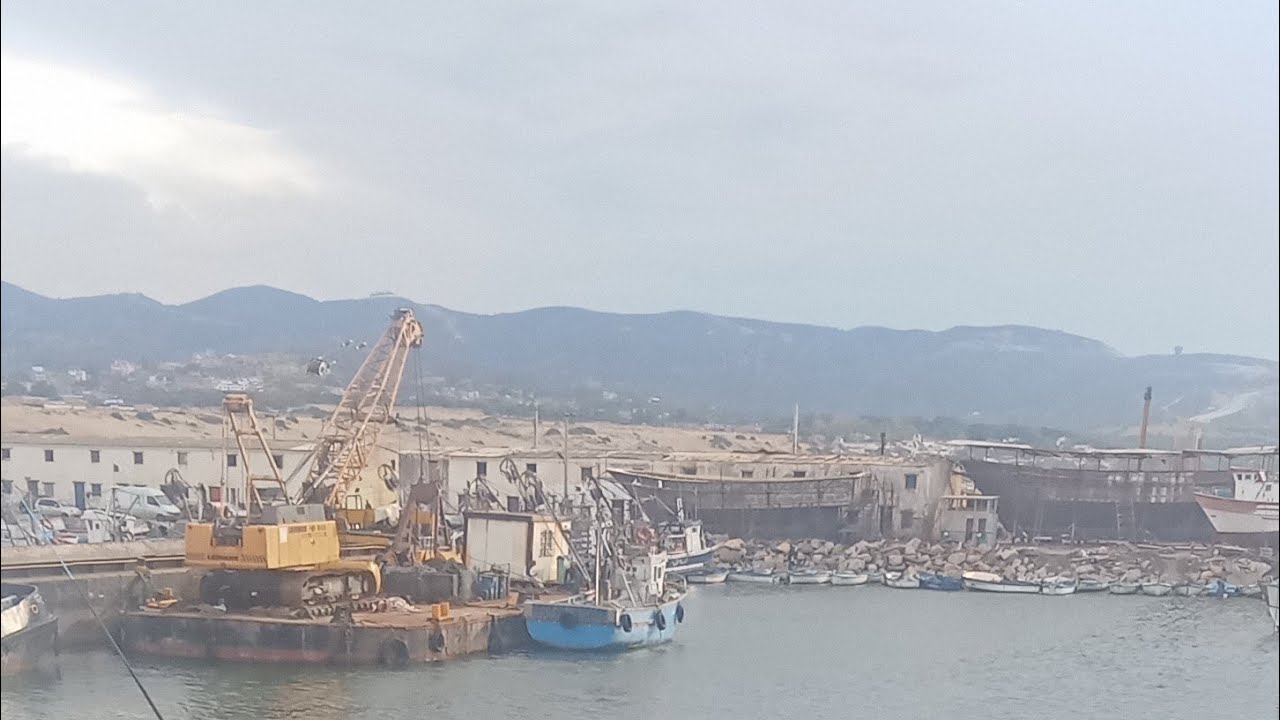 وفي السماء رزقكم وماتوعدون 🕋 اللهم اذا كان رزقنا في السماء فأنزله وإذا كان في الأرض فأخرجه