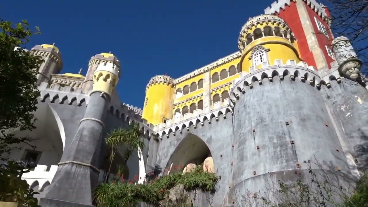 Сказочный Дворец Пена в горах Португалии #travel #portugal #sintraportugal #португалия #путешествия 
