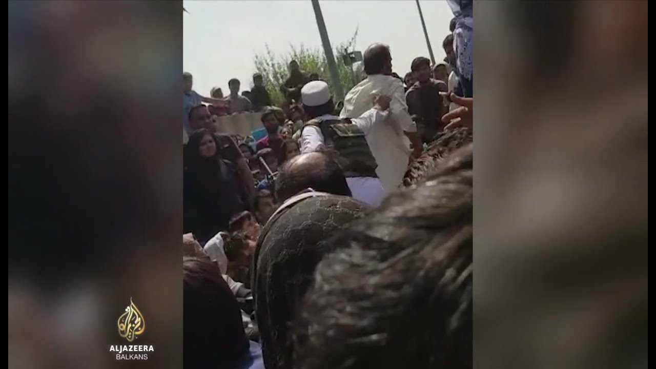 تعرض المترجمون للضرب والطرد من بوابة مطار كابول