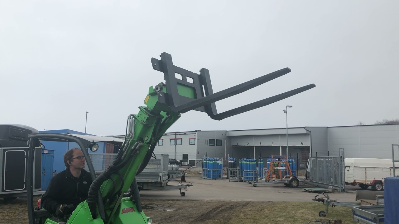 Minilastare Avant 420 teleskoplastare