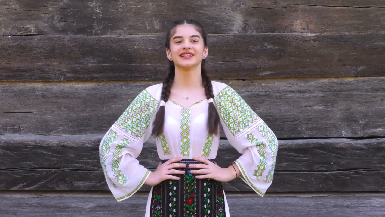 Andreea Danau Ici E Dealul Ici E Via YouTube Andreea Danau Ici E Dealul Ici E Via YouTube