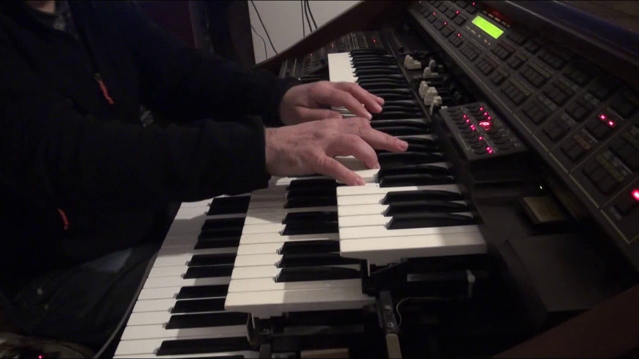 Und dein Zug,der geht in fünf minuten (Christian Bruhn)