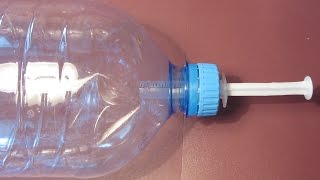 Простой самодельный ручной умывальник из бутылки и шприца:) Простой самодельный ручной умывальник из бутылки и шприца:)