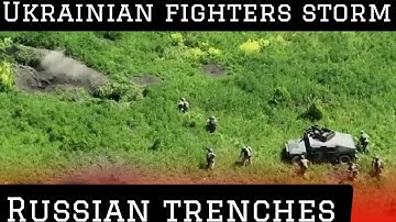 Incredible video shows Ukrainian soldiers in Humvees storming Russian trenches | Ukraine Russia war