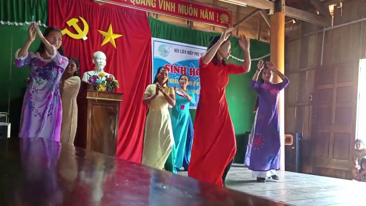 Buổi sinh hoạt kỷ niệm 94 năm Ngày thành lập HLH PN VN tại thôn Suối Cát | Giang Y Trách Official