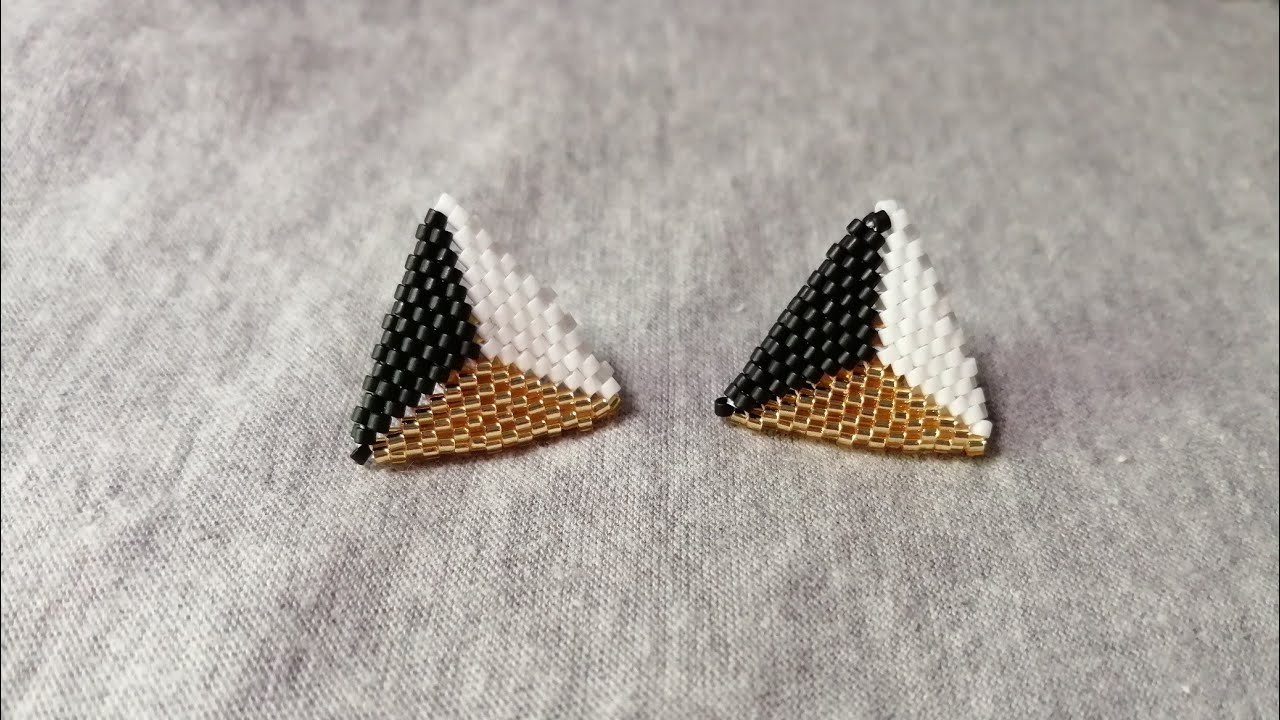 Topos en Forma de Triángulo con Delicas Miyuki / Triangle earrings in miyuki