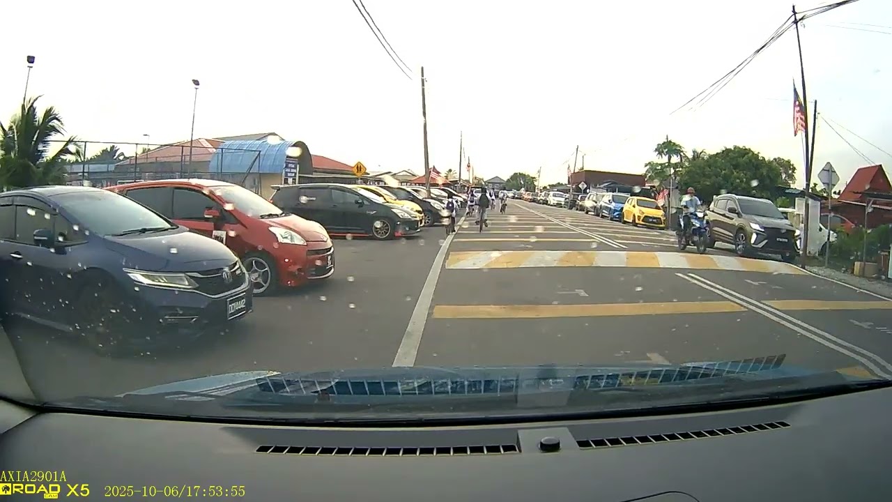 RoadCam X5 Dashcam Footage Sample  [Front Camera]