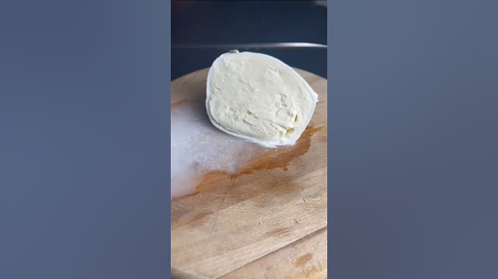 if your mozzarella is like this you have to throw It away! #mozzarella #food #shorts