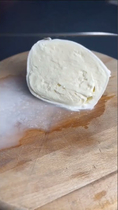 if your mozzarella is like this you have to throw It away! #mozzarella #food #shorts