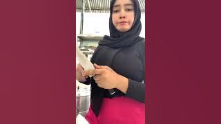 kaka jilbab lg masak