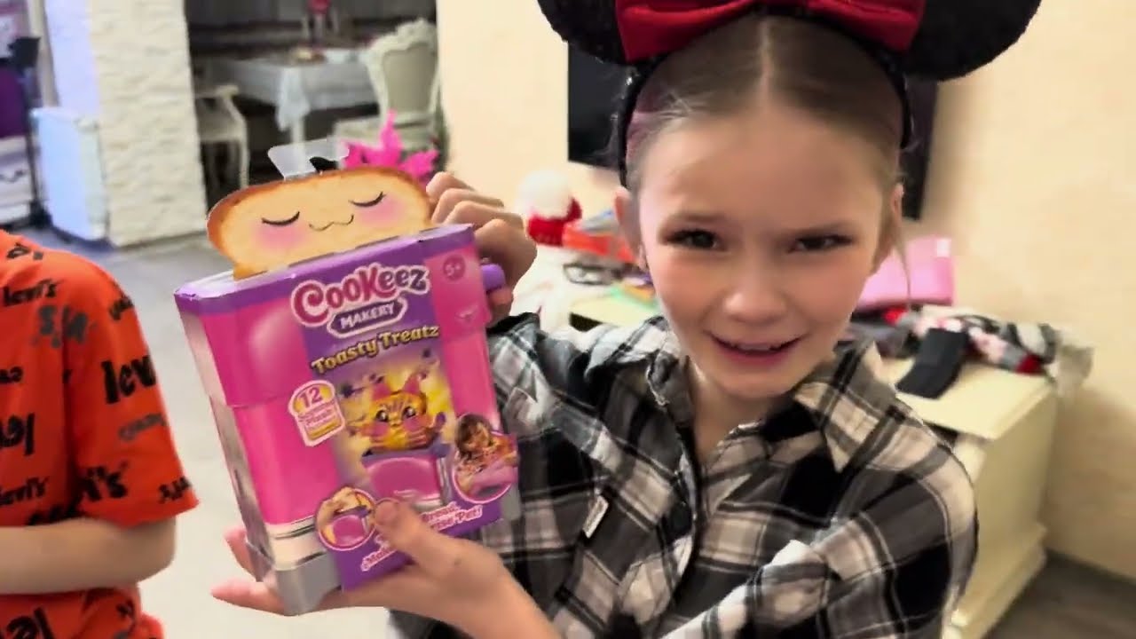 Распаковка подарков Inaya family .