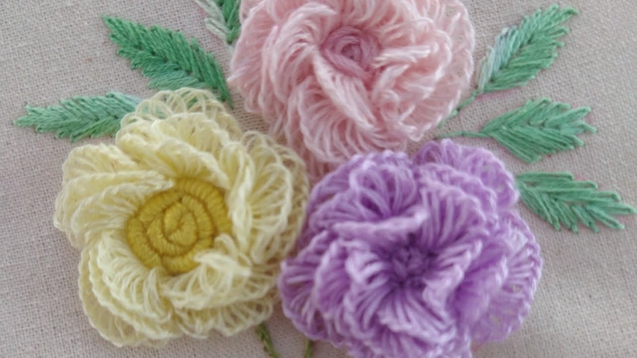 Rosas em ponto caseado no canudo