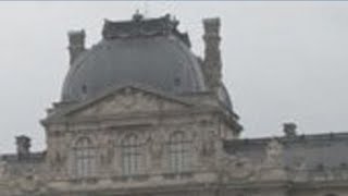 Water leak in Louvre damages hundreds of books