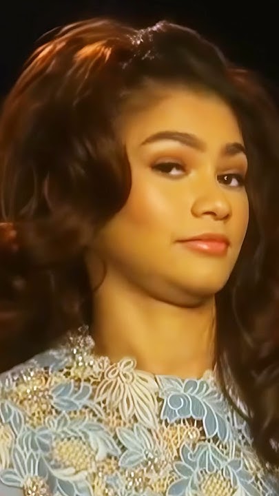 Zendaya reaction being his favorite kiss - YouTube