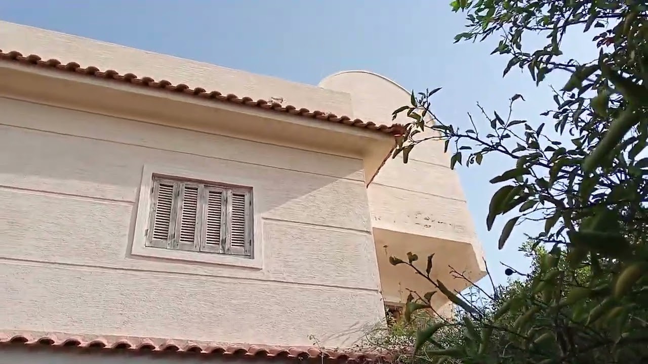 منزل على شكل فيلا للبيع مساحه 280متر للتواصل محمود للتسويق العقاري 01010150636