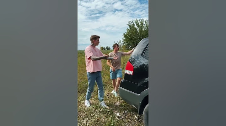 КОГДА УЧИШЬ ПАРКОВАТЬСЯ ДРУГА #прикол #приколы #prank #shortvideo #shorts #short