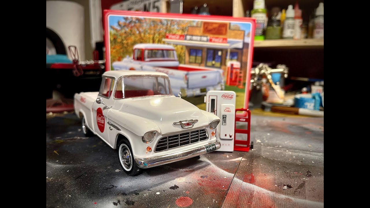 AMT Coca Cola 1955 Chevrolet Cameo Pickup truck- Build and Review