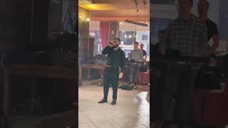 Video voorbeeld van "Anduel - malli i Gurbetqarit (live performance) #pukjan #fyp #albania #shqip #viral #muzikshqip"