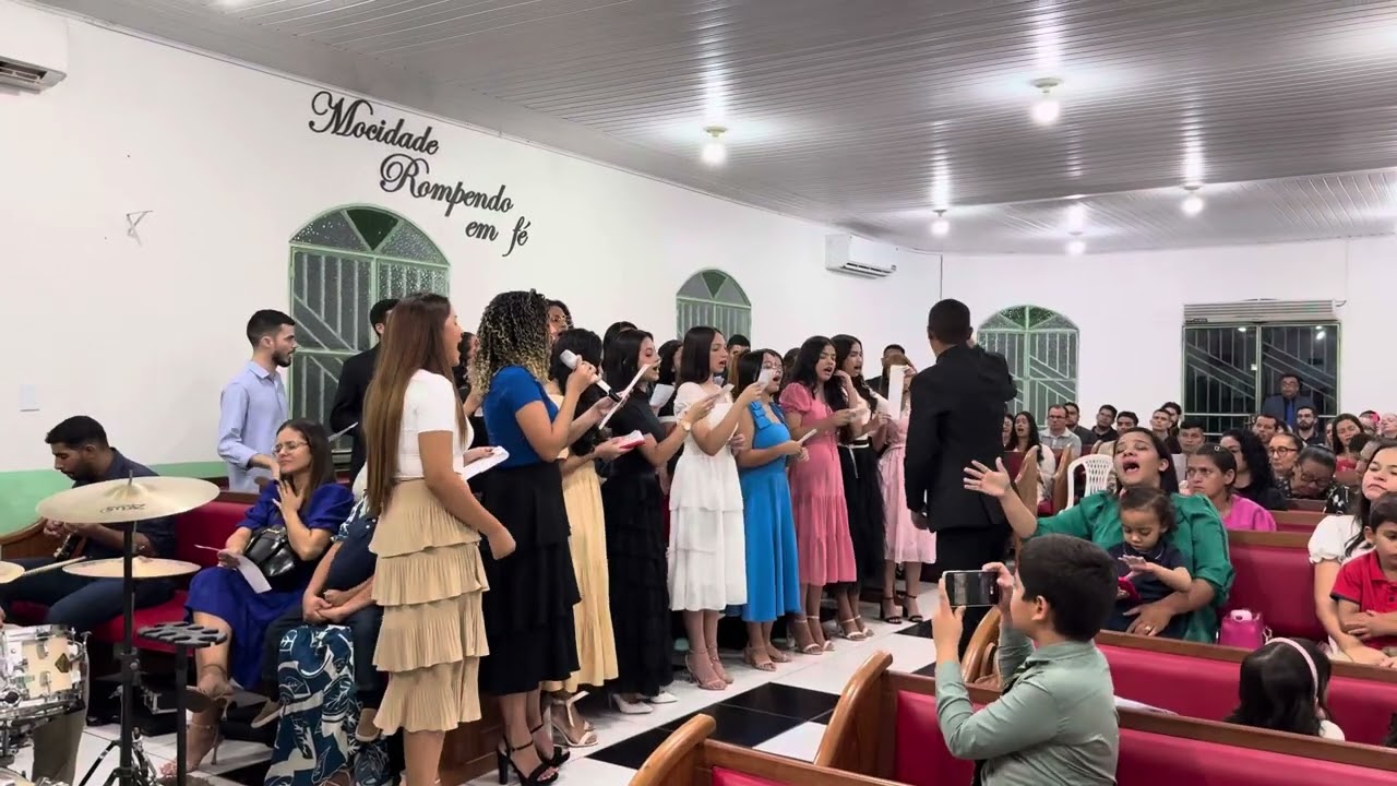 MEDLEY - Oceanos + Rendido estou - Rompendo em Fé