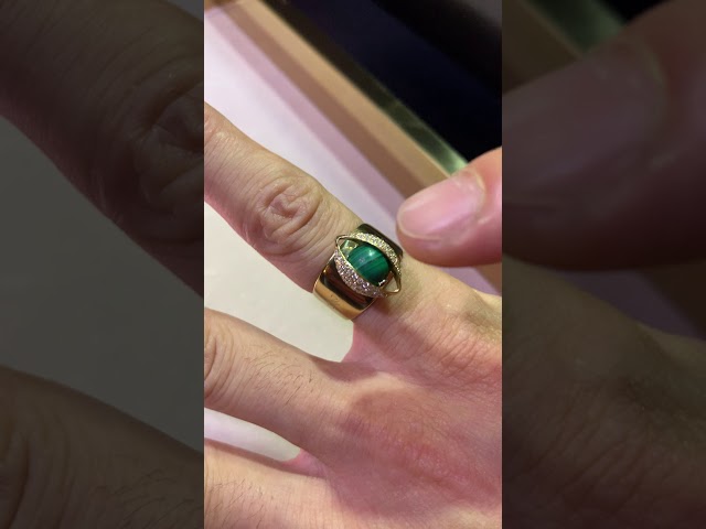 The eye ring from Zeemou Zeng ring