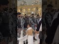 عسكري يمازح طفل
