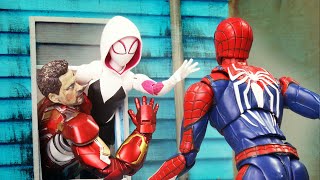 Spider-man and Gwen Stacy Get in Trouble with Zombie Avengers | Figure Stop Motion