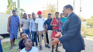 Waziri Mkuu Mwigulu Alivyotembelea Majirani Zake Akielekea Kwenye Shughuli Za Kiserikali, Nimewamiss