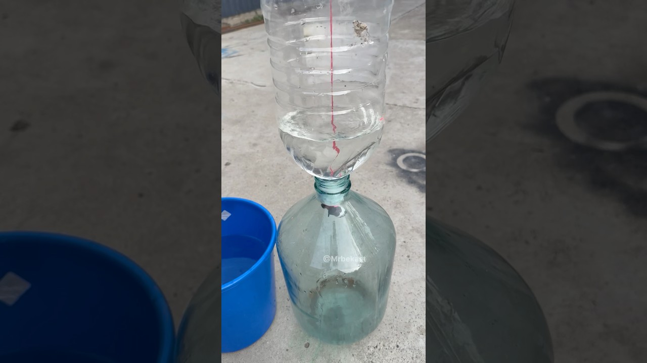 See the trick I use to pour water from a mineral water bottle!