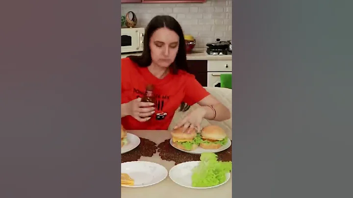 Three burgers for only two persons #shorts by Tsuriki Show