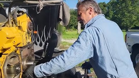 CAT 3406E GETS A BLOW JOB #cat3406 #3406e #catmotor #caterpillar #owneroperator #blowjob #funnyman