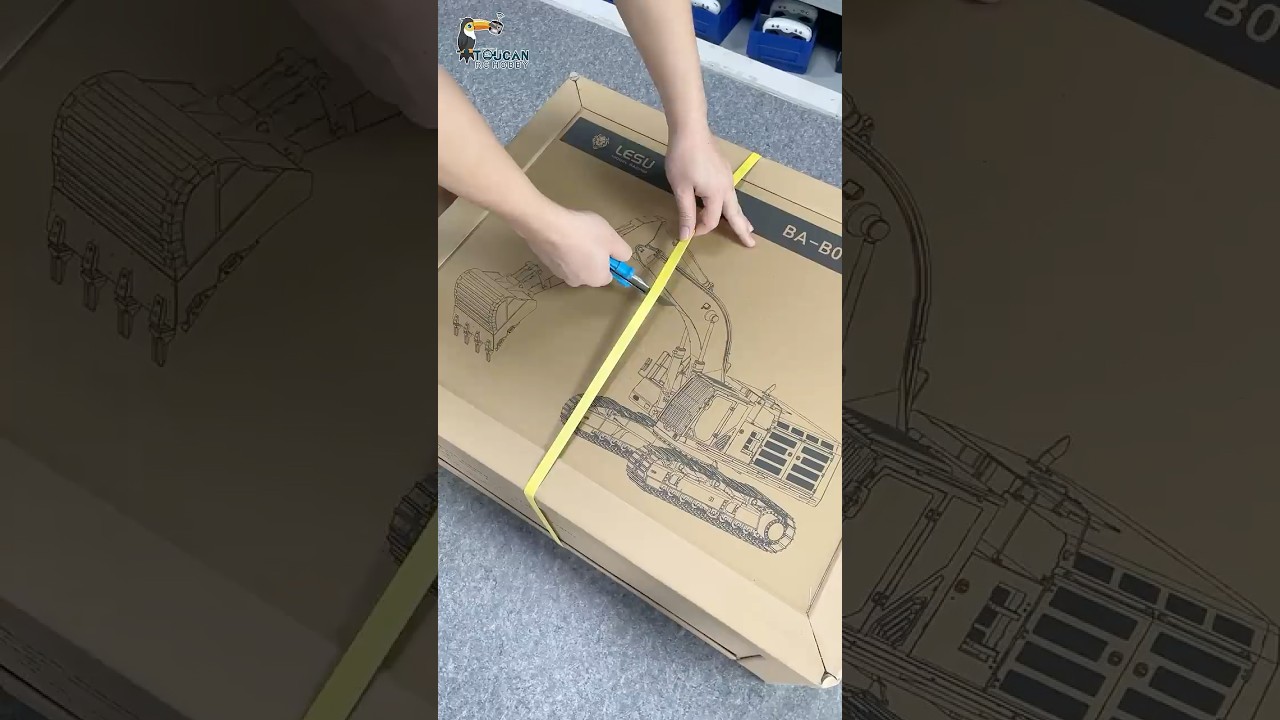 🎉 Watch the unboxing of the mysterious package — 1/14 374F hydraulic excavator kit!​ 