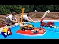 Voitures Bruder et la piscine. Lançons a l’eau.  Voiture des pompiers, Camion poubelle et d'autres