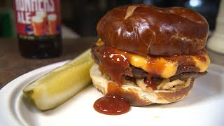 Chicago’s Best Burger: Mars Cheese Castle