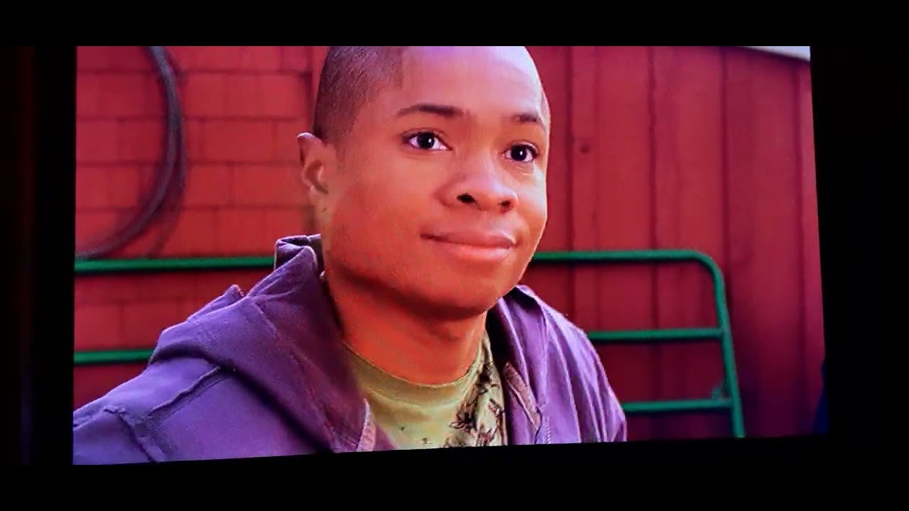 Clark and Pete Ross catch up after his big return in Smallville season 7 Hero.