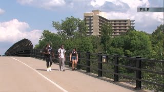 SIU students react to higher education vaccination requirements