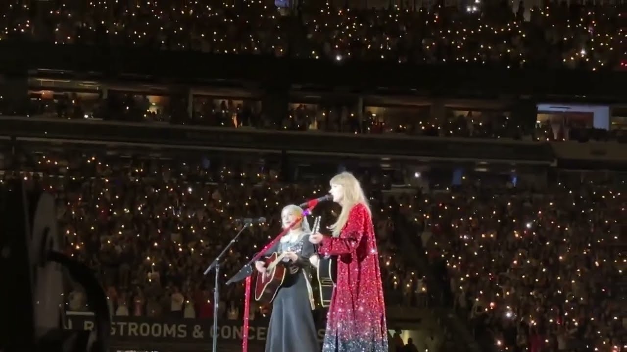 Taylor Swift - Nothing New ft. Phoebe Bridgers (Live Eras Tour East Rutherford) (Night 2)