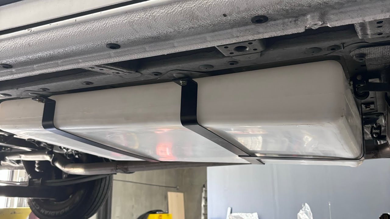 S&B 36 Gallon Undercarriage Grey/Fresh Water Tank | Install