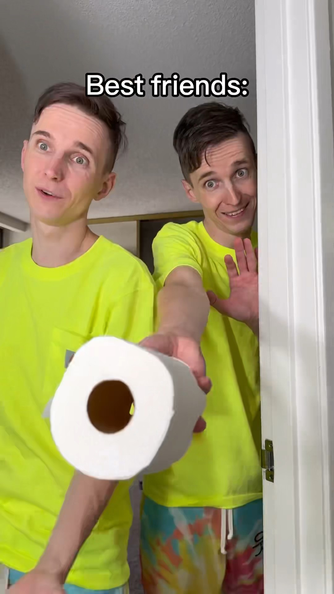 Passing A Toilet Paper ??‍? Laugh = Lose ?
