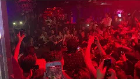 КУОК СПЕЛ ТРЕТИЙ ЛИШНИЙ ВМЕСТЕ С ЗАЛОМ Live