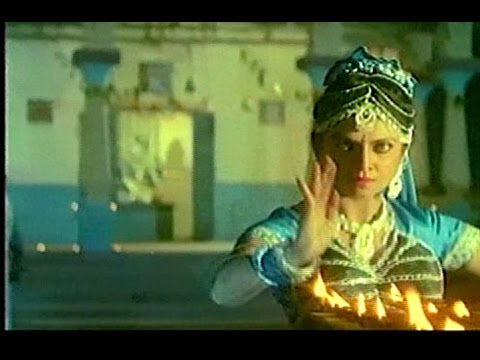 Been Bajata Ja Sapare - Варша Узгаонкар - Movie "Doodh Ka Karz"