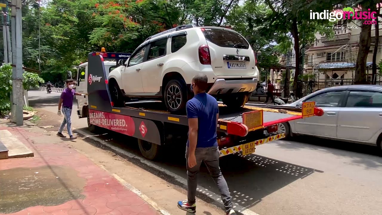 RJ Melbin takes a home test drive | Renault Duster | Spinny®