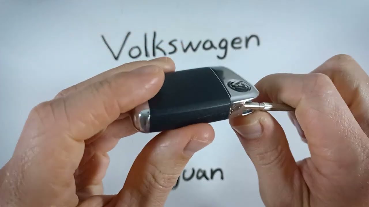 Batteriewechsel beim 3-Tasten-Klappschlüssel - Tiguan I Anl. Sammlung -  (NTF), das NETte Tiguan Forum zum VW Tiguan I, VW Tiguan II & Tiguan  Allspace